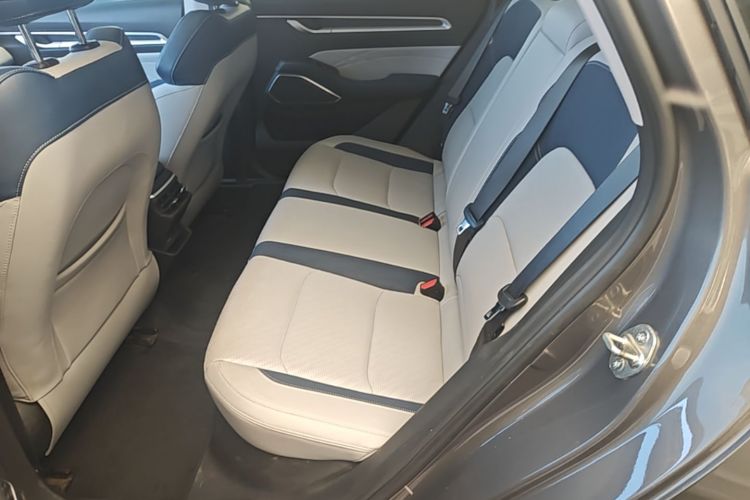 GEELY Emgrand 2023 #17 GEELY Emgrand 2023 car image #17