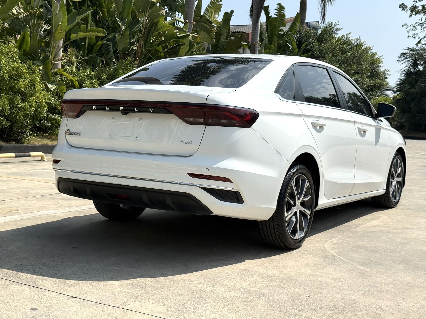 GEELY Emgrand 2023 #4 GEELY Emgrand 2023 car image #4