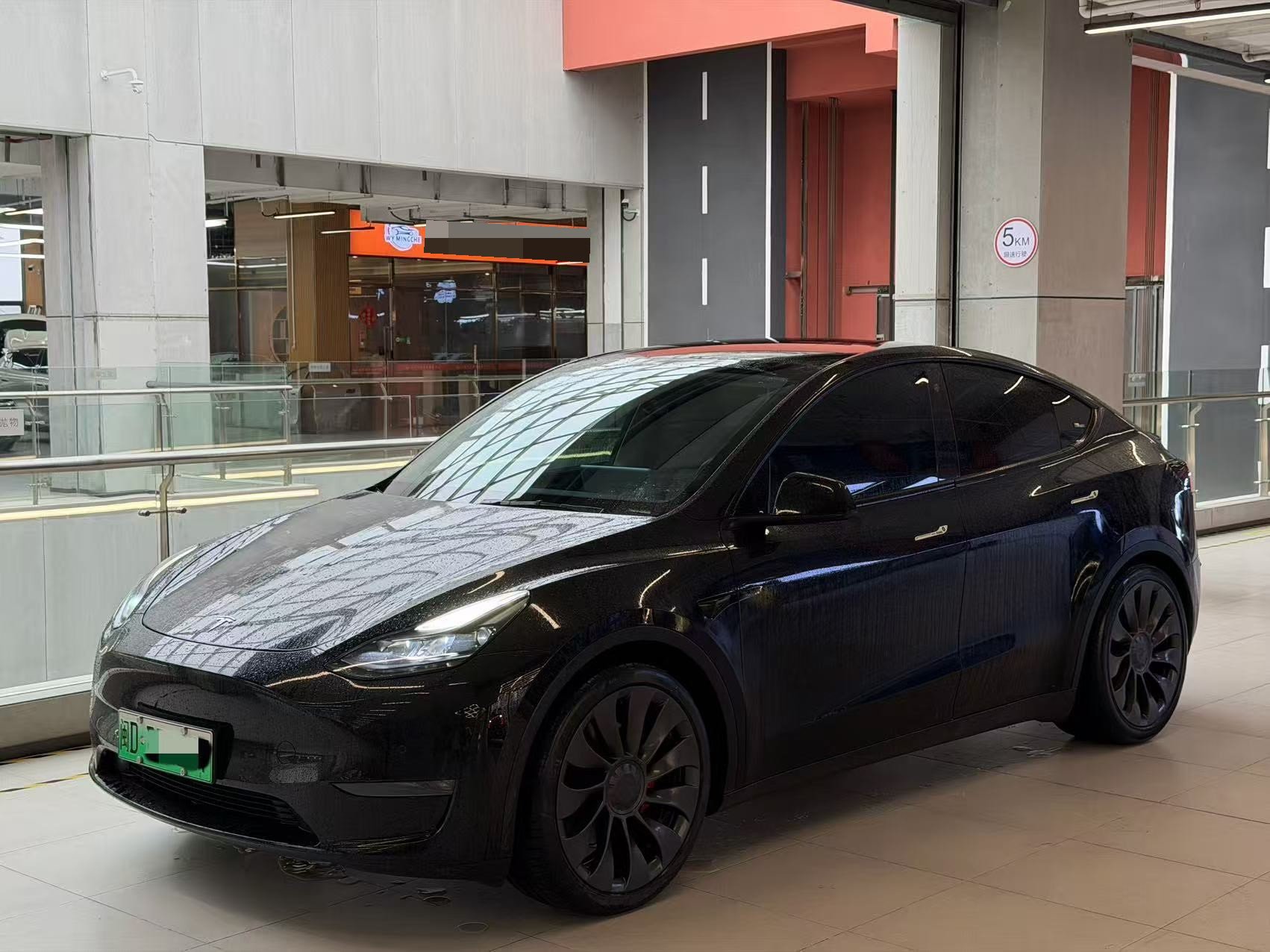 Tesla Model Y 2023 immagine di auto 