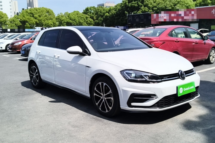 Volkswagen Golf 2018 car image #4