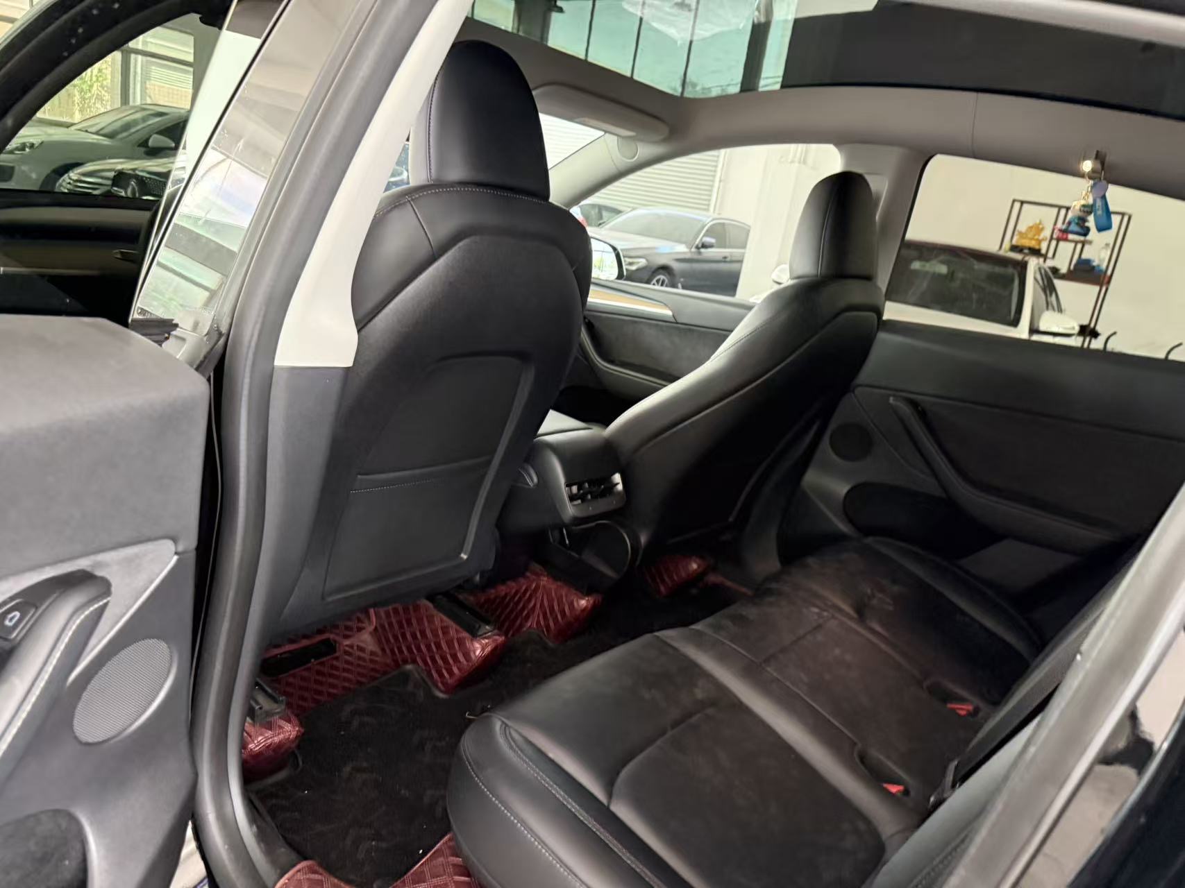 Tesla Model Y 2023 #5 Tesla Model Y 2023 car image #5