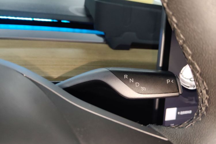 Tesla Model 3 2023 car image #14