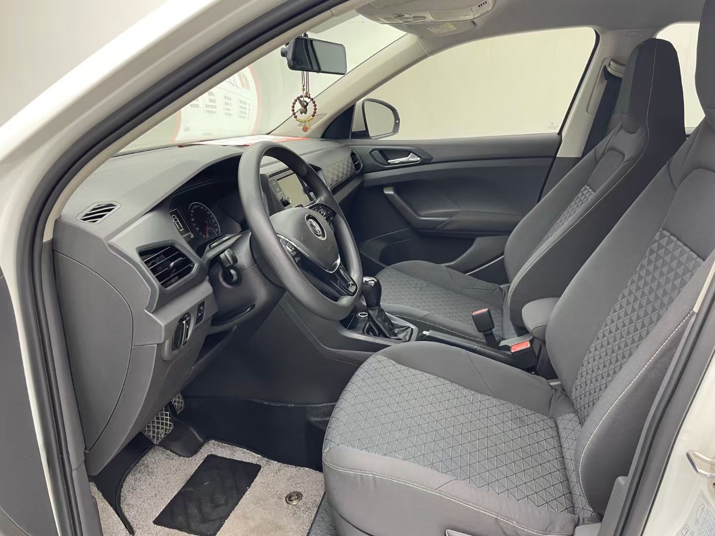 Volkswagen T-Cross 2019 #4 Volkswagen T-Cross 2019 صورة سيارة #4