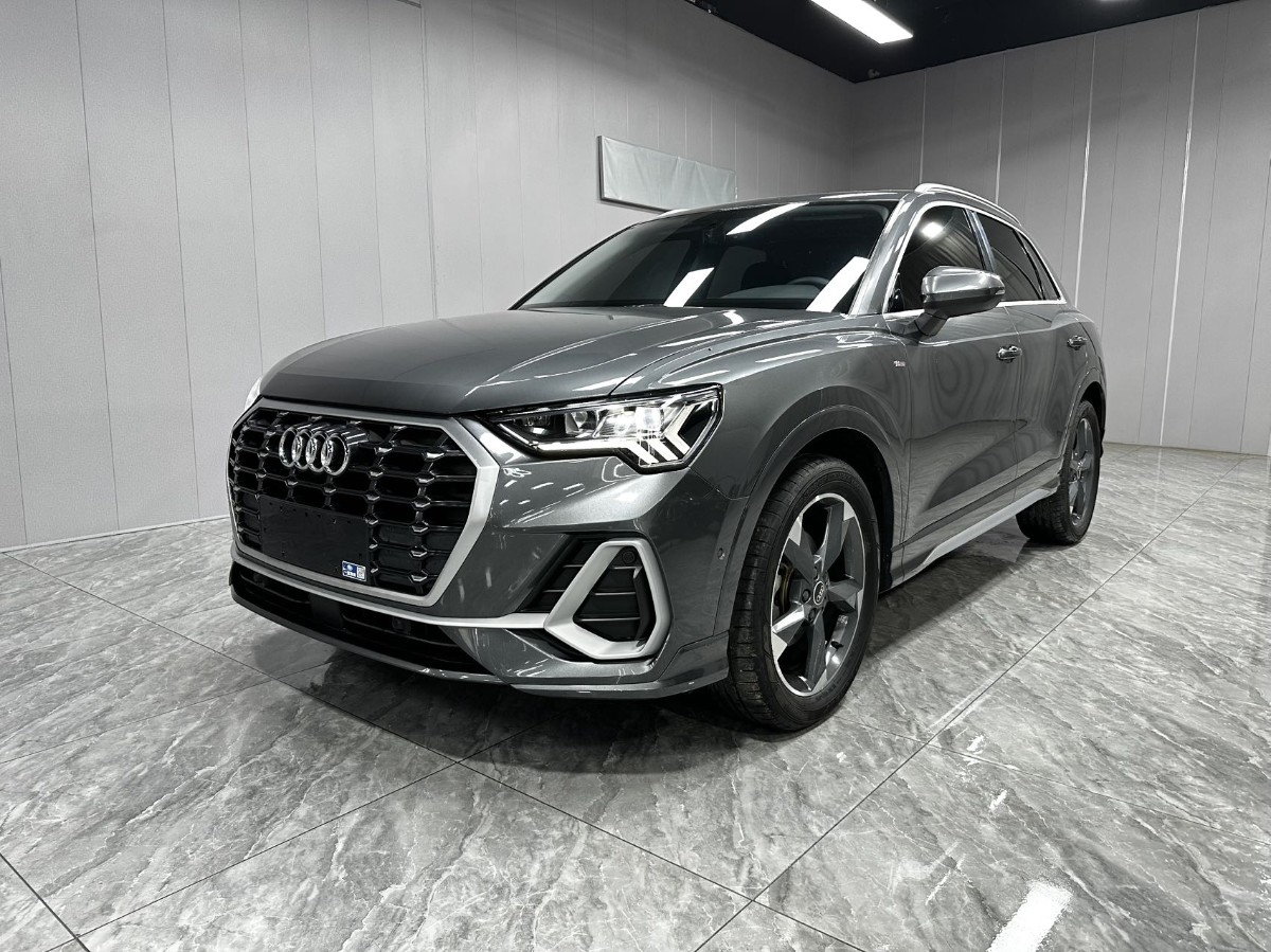 Audi Q3 2022 car image 