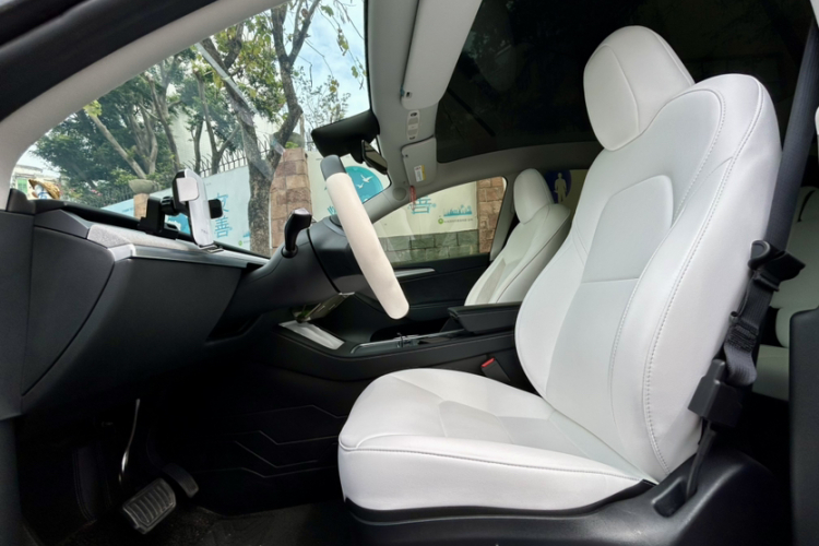 Tesla Model Y 2024 #18 Tesla Model Y 2024 car image #18