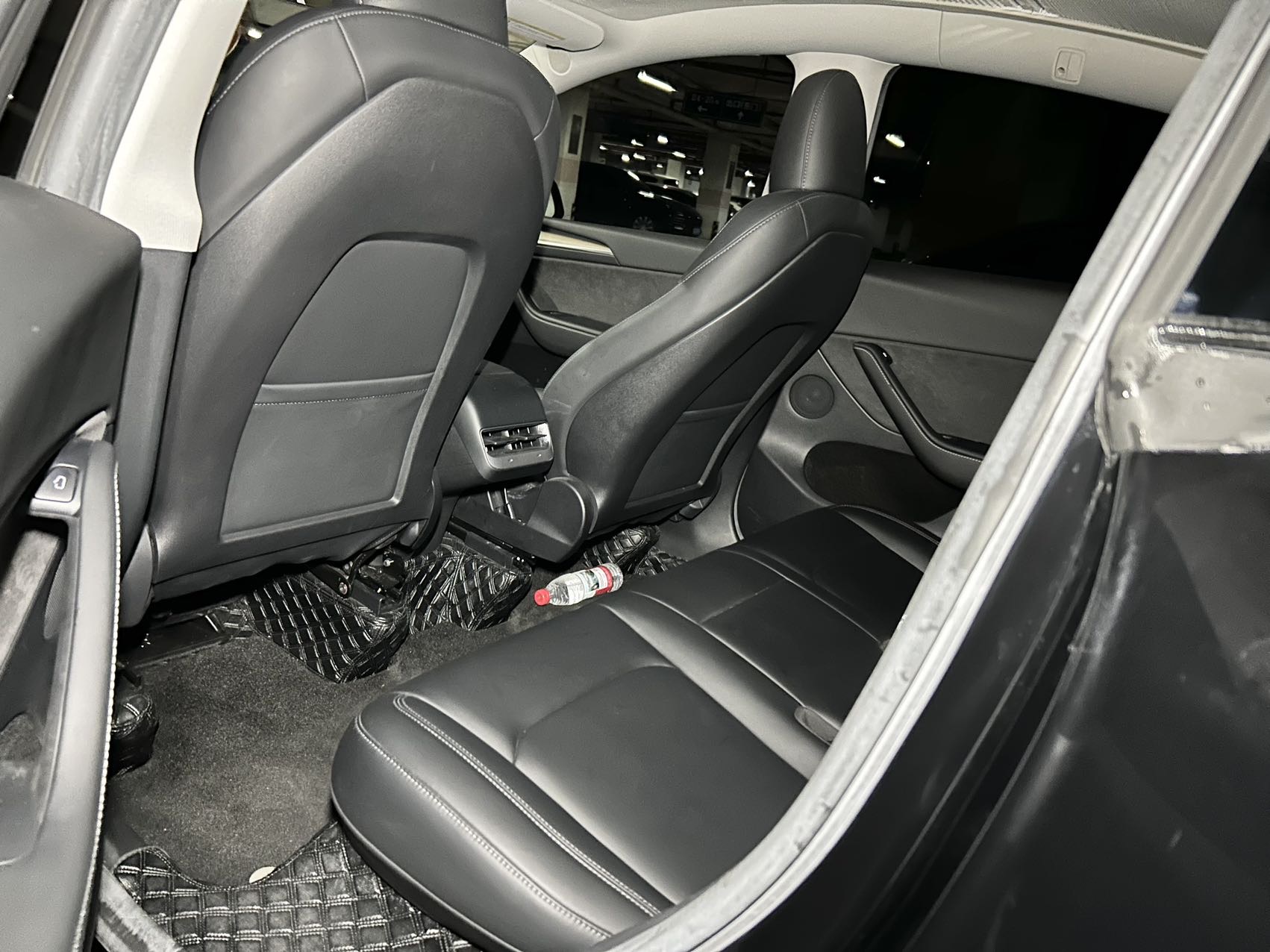 Tesla Model Y 2022 #7 Tesla Model Y 2022 car image #7