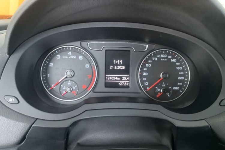 Audi Q3 2017 immagine di auto #12