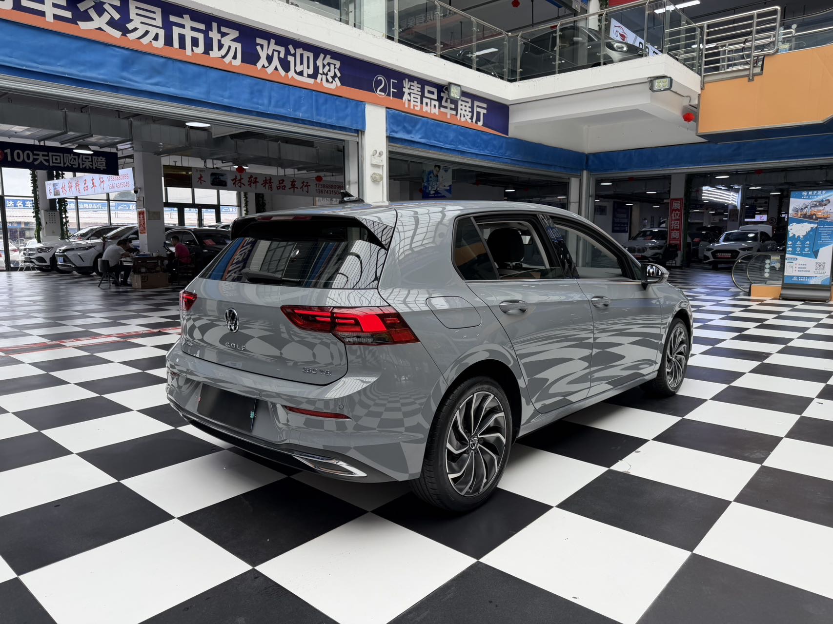 Volkswagen Golf 2022 car image #6