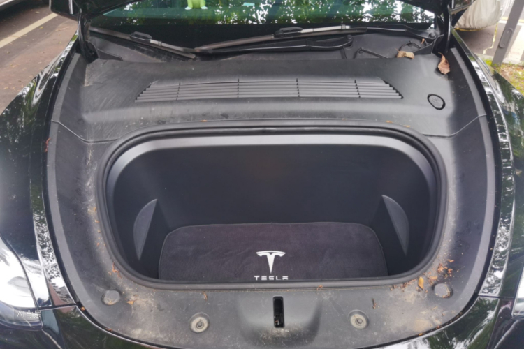 Tesla Model Y 2023 immagine di auto #22