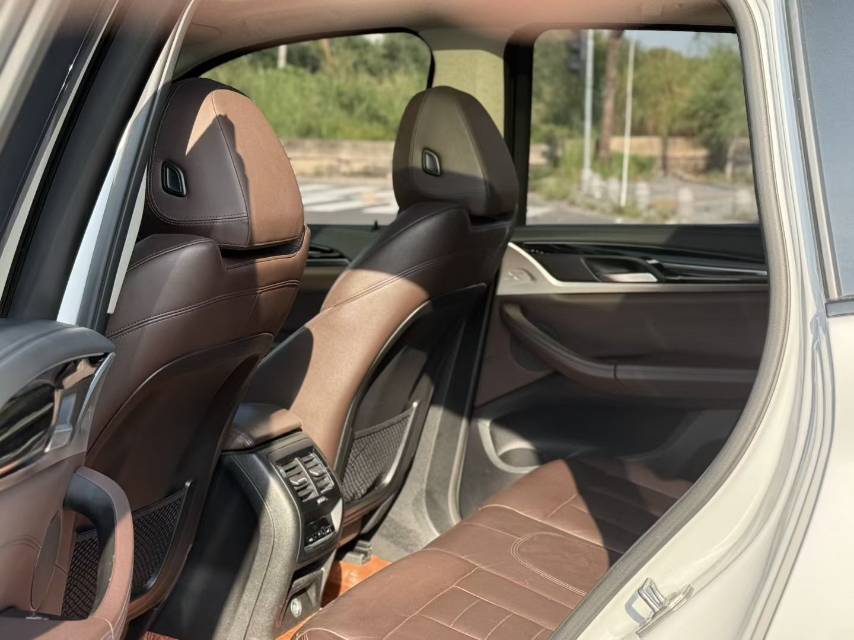 BMW X3 2019 car image #7