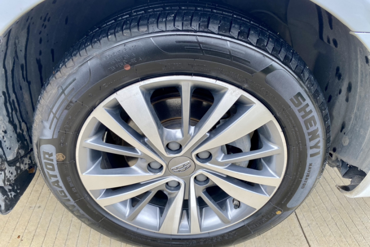 GEELY Emgrand 2019 #8 GEELY Emgrand 2019 car image #8