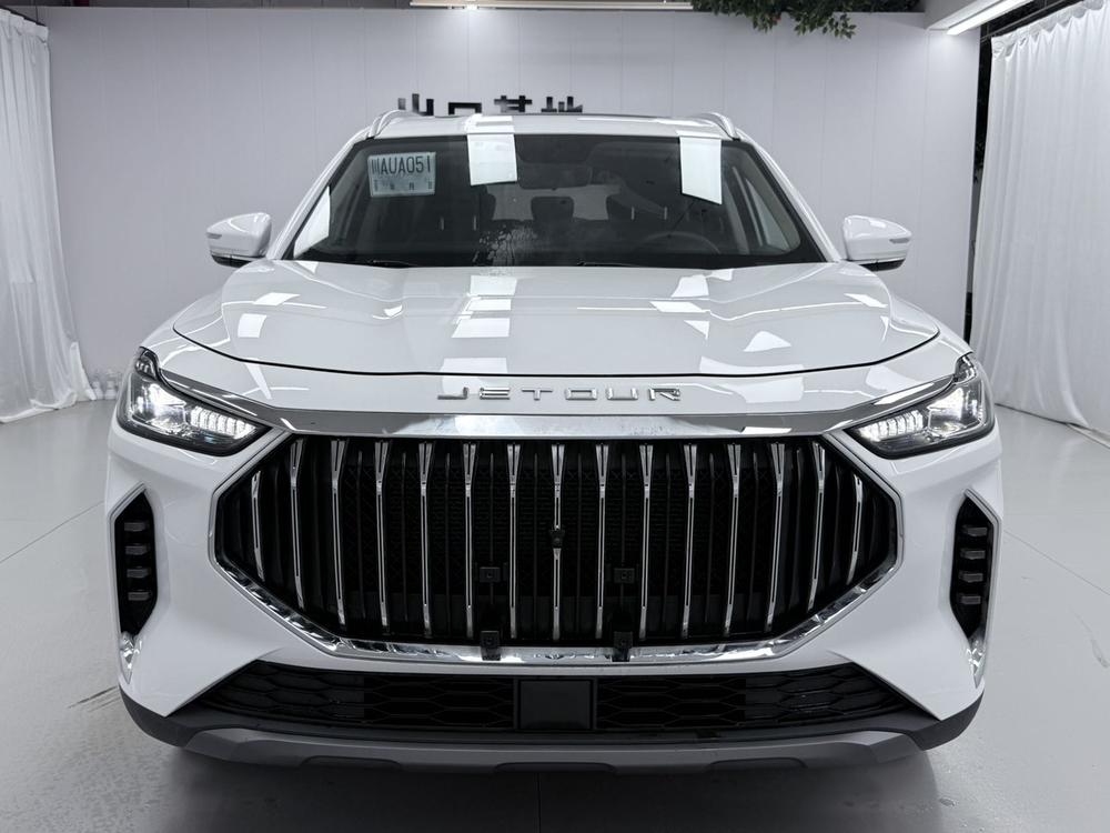 Jetour X70 PLUS 2023 car image #2