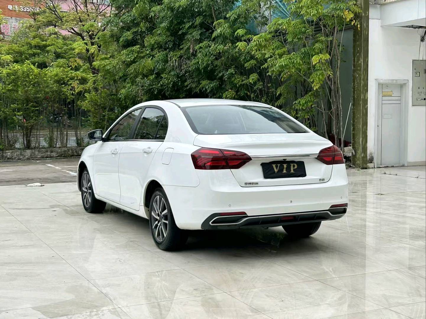 GEELY Emgrand 2019 car image #11