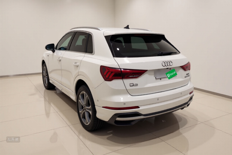 Audi Q3 2021 car image #5