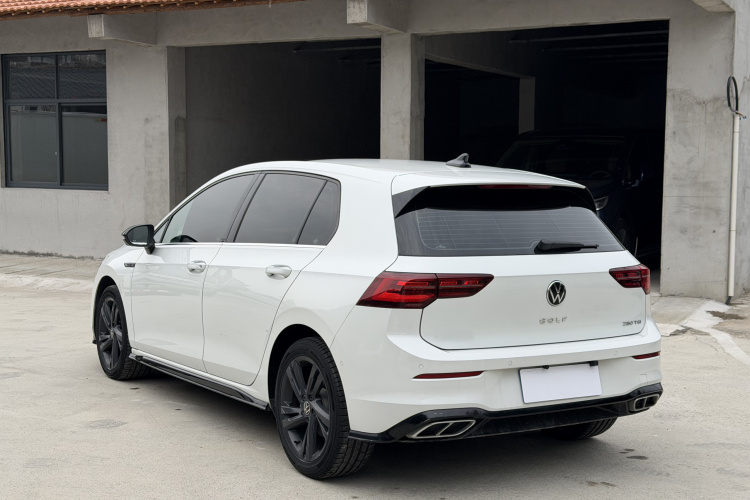 Volkswagen Golf 2022 car image #8