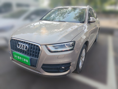 Audi Q3 2015 Audi Q3 2015 immagine di auto
