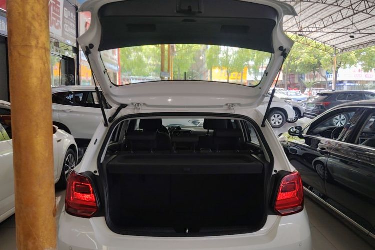Volkswagen Polo 2018 car image #21