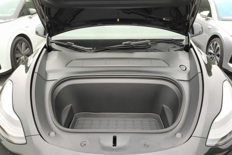 Tesla Model Y 2021 #20 Tesla Model Y 2021 car image #20