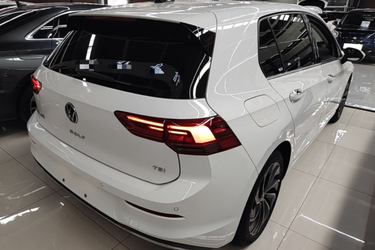 Volkswagen Golf 2021 car image #7