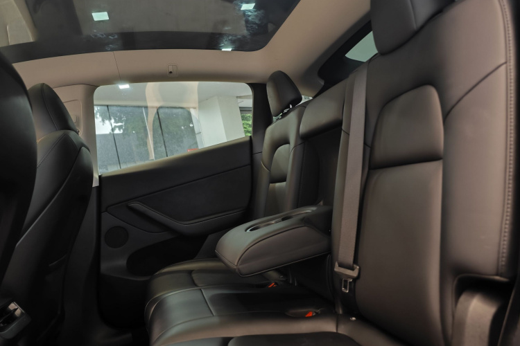Tesla Model Y 2023 #30 Tesla Model Y 2023 car image #30