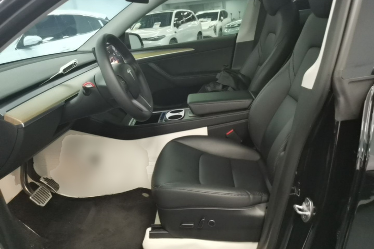 Tesla Model Y 2023 #15 Tesla Model Y 2023 immagine di auto #15