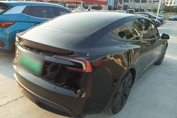 Tesla Model 3 2023 car image #5
