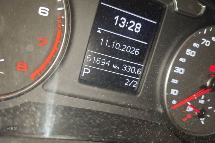 Audi Q3 2019 car image #14