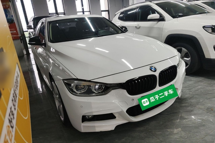 BMW 3 Series 2019 immagine di auto #4