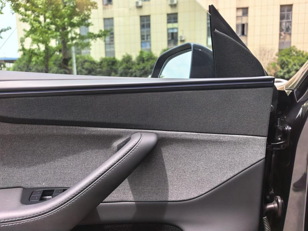 Tesla Model Y 2025 #8 Tesla Model Y 2025 car image #8