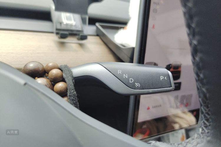 Tesla Model Y 2022 #16 Tesla Model Y 2022 car image #16