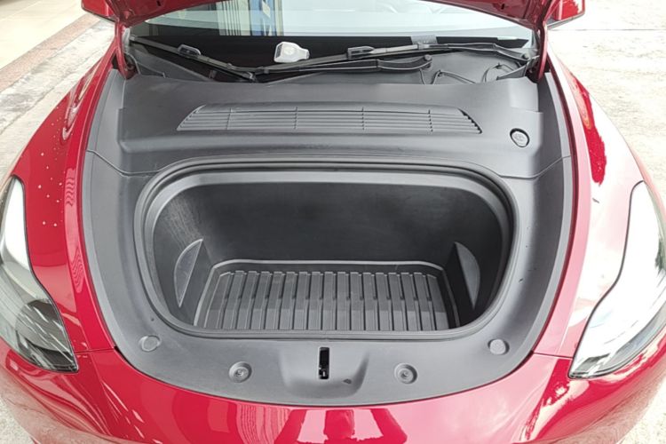 Tesla Model Y 2021 car image #20