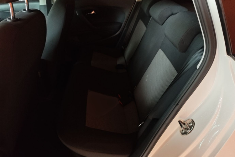 Volkswagen Polo 2018 car image #17