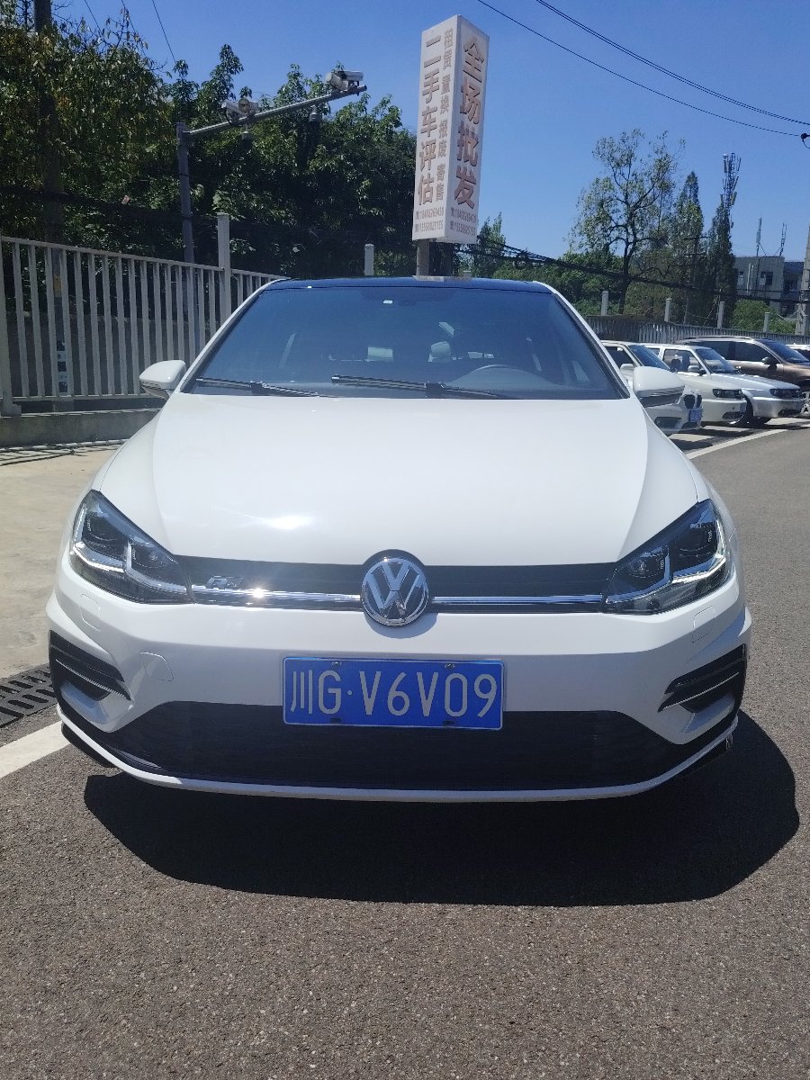 Volkswagen Golf 2020 Volkswagen Golf 2020 car image