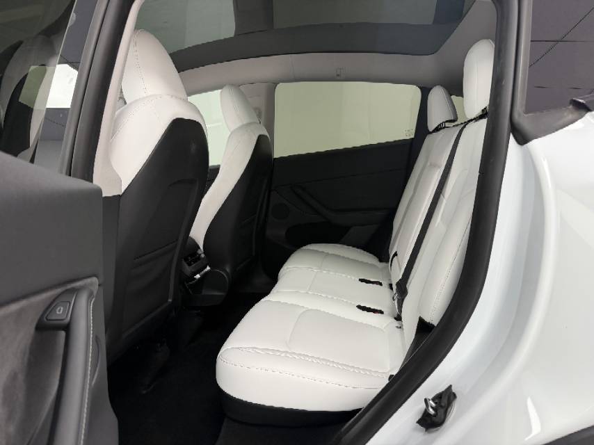 Tesla Model Y 2024 #4 Tesla Model Y 2024 car image #4