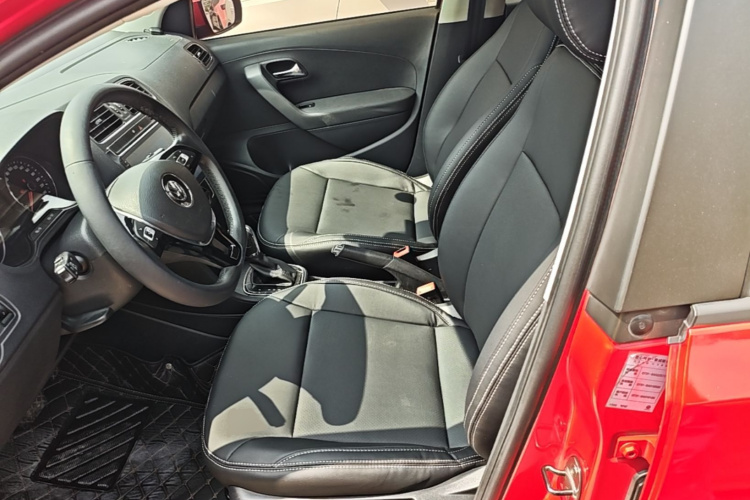 Volkswagen Polo 2017 car image #15