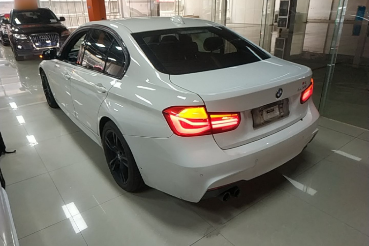BMW 3 Series 2019 #5 BMW 3 Series 2019 car image #5