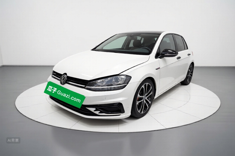 Volkswagen Golf 2019 car image #2