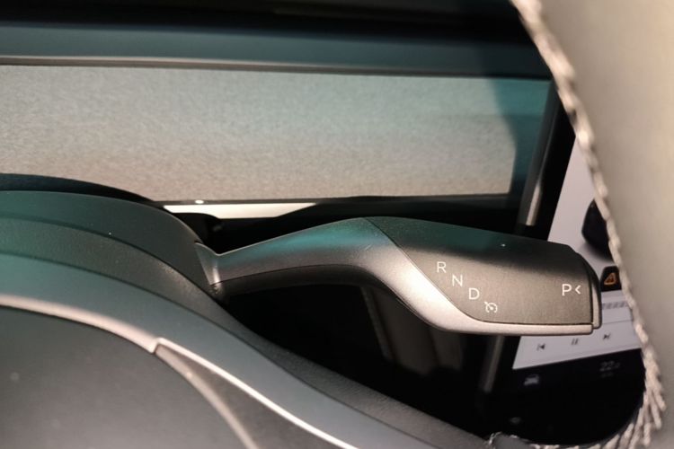 Tesla Model Y 2024 car image #14