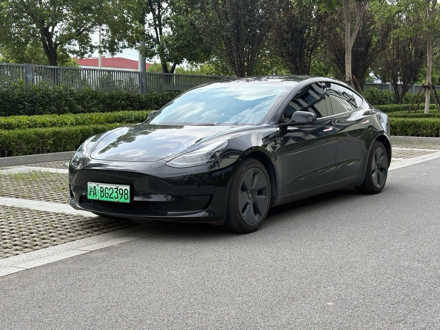 Tesla Model 3 2022 car image 