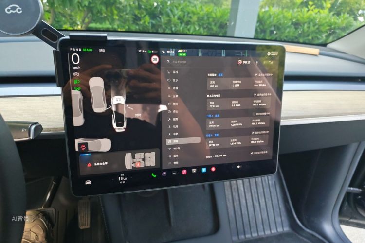 Tesla Model Y 2023 #15 Tesla Model Y 2023 car image #15