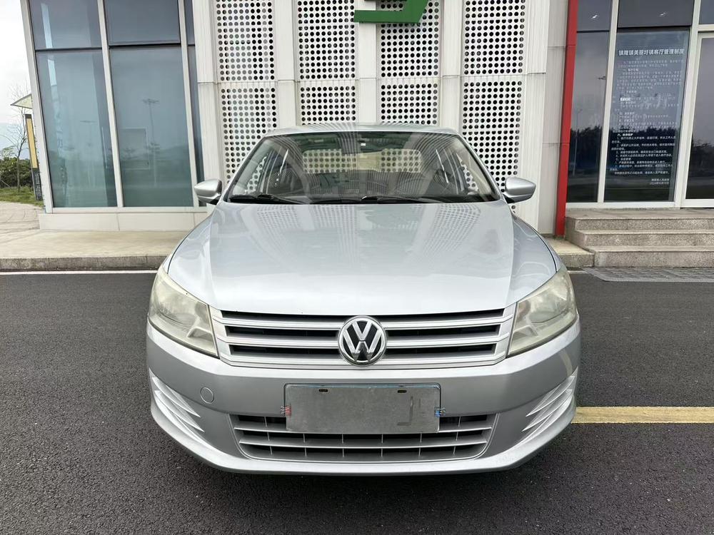Volkswagen Santana 2013 car image #2