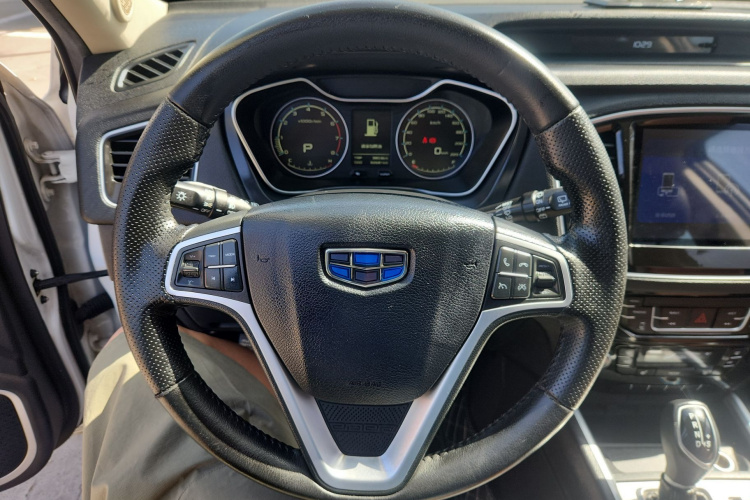 GEELY Vision X6 2018 immagine di auto #11