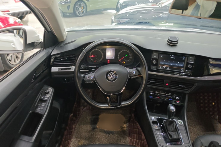 Volkswagen Bora 2020 car image #11