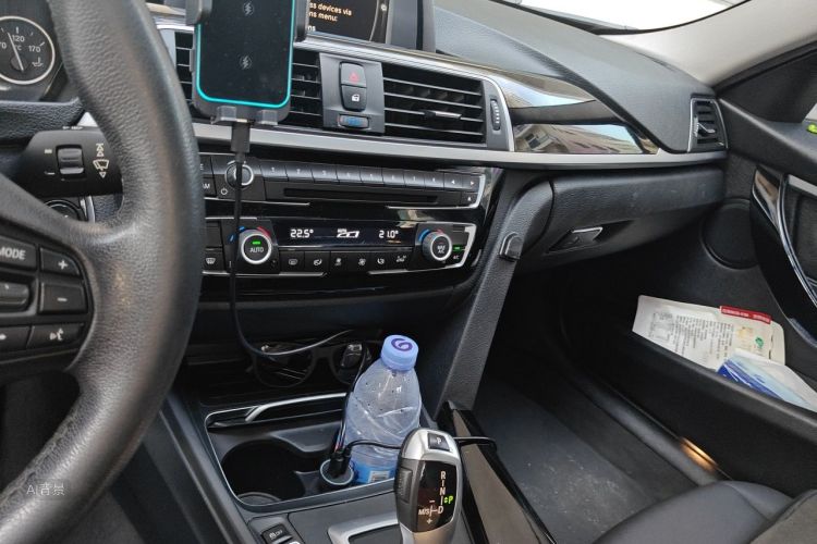 BMW 3 Series 2017 car image #15
