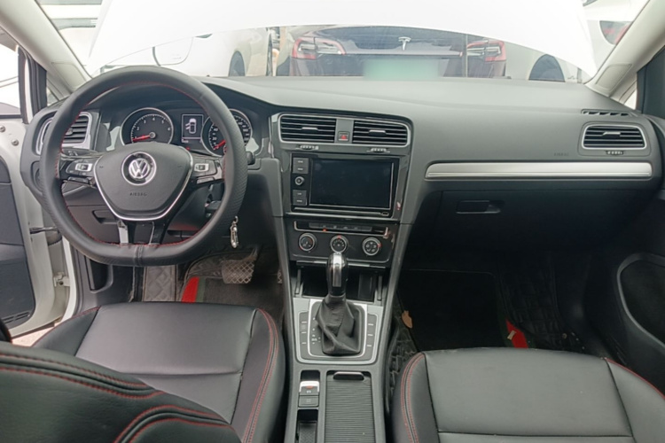 Volkswagen Golf 2019 #10 Volkswagen Golf 2019 car image #10