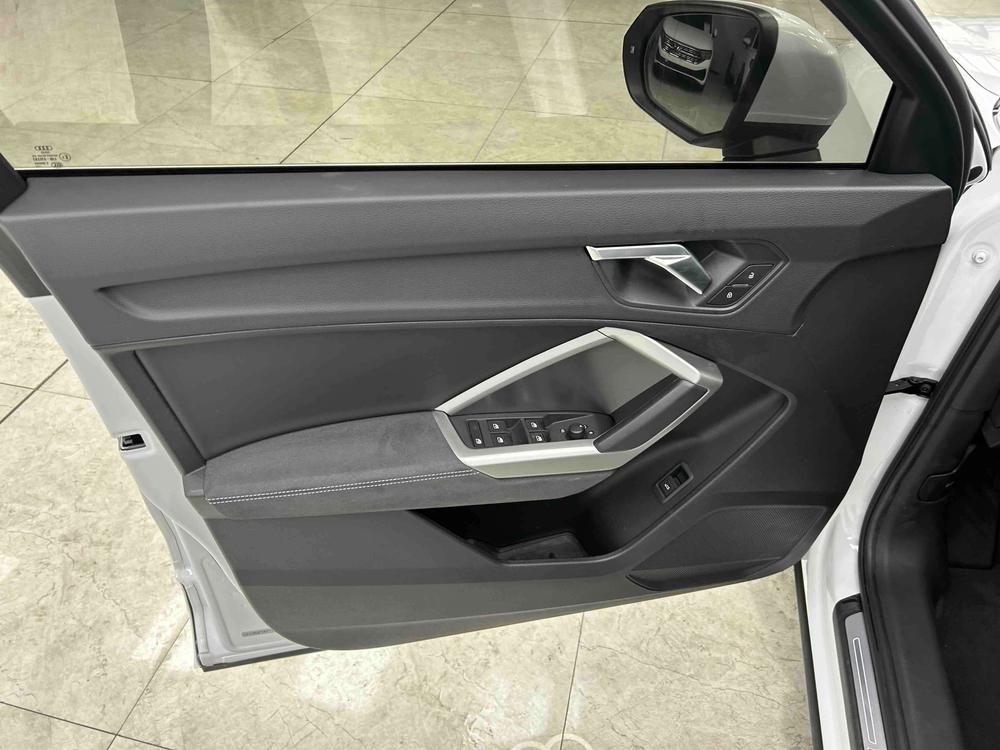 Audi Q3 2022 صورة سيارة #25