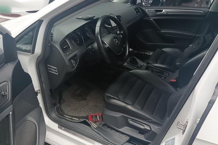 Volkswagen Golf 2015 car image #16