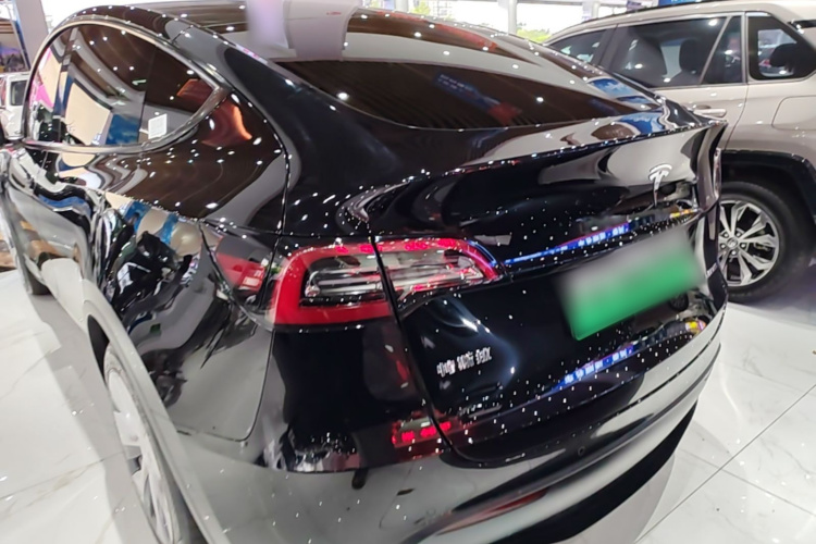 Tesla Model Y 2022 car image #5