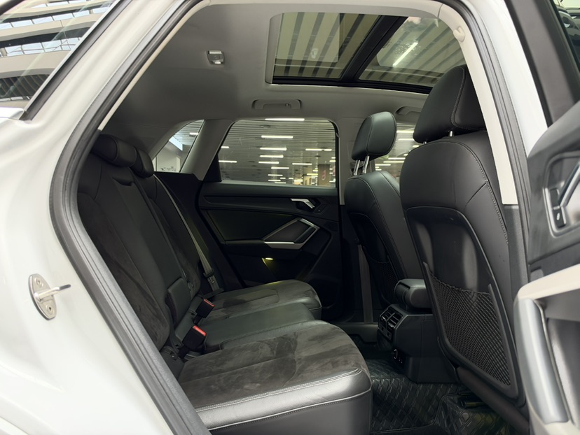 Audi Q3 2023 car image #22