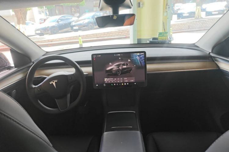 Tesla Model Y 2022 #10 Tesla Model Y 2022 car image #10